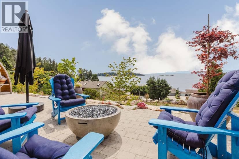 6889 ISLAND VIEW ROAD, Sechelt
