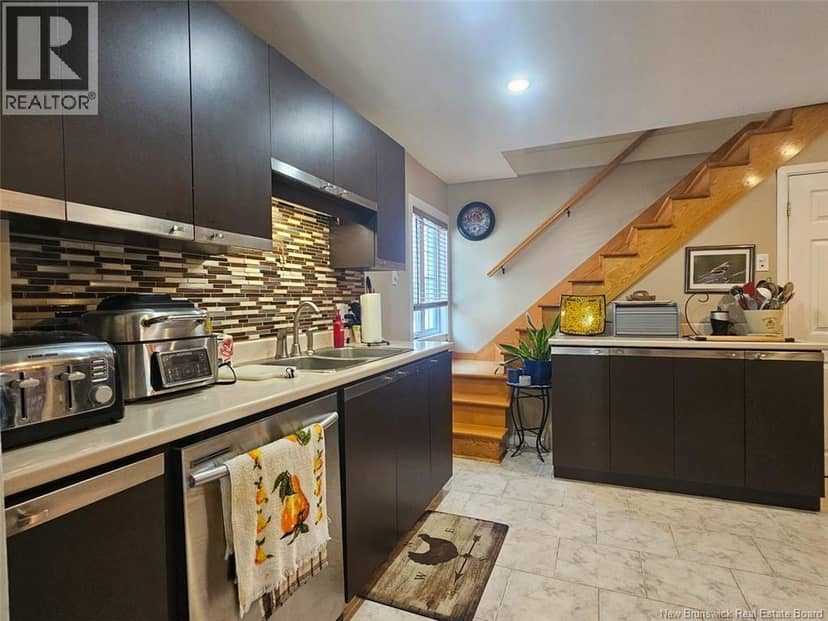 11 33rd Avenue — photo 3 of 30