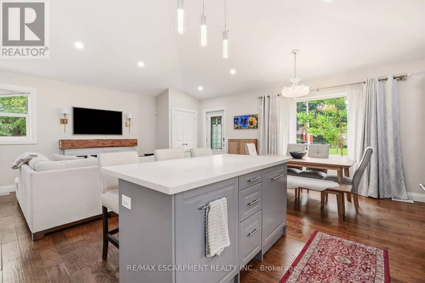 715 Drury Lane — photo 17 of 40