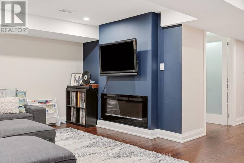715 Drury Lane — photo 32 of 40