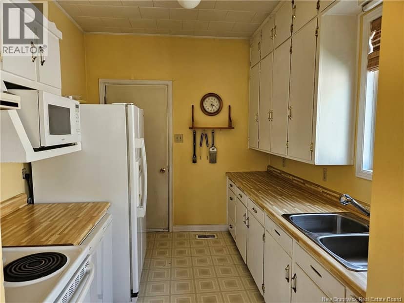 275 Main Street, Plaster Rock, photo 3