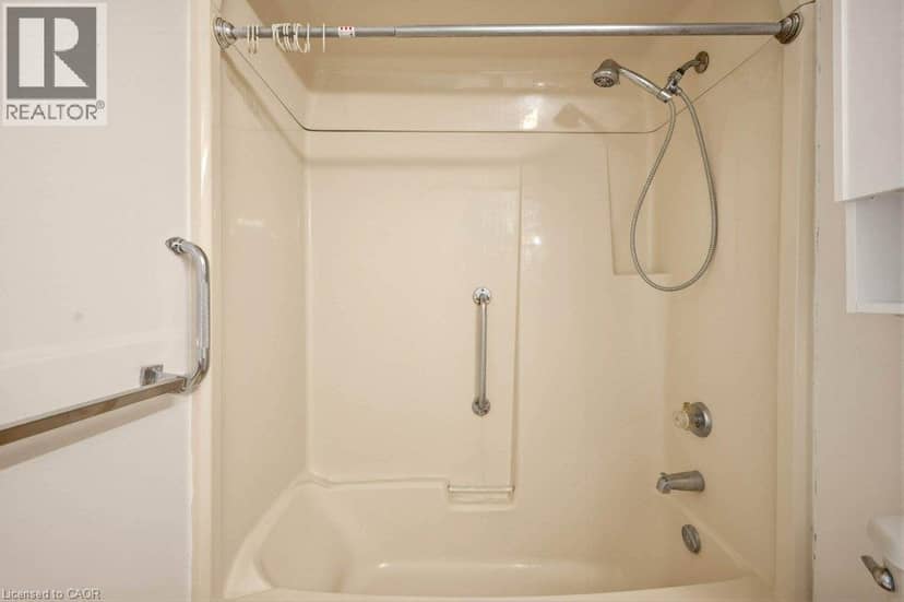 1414 KING Street E Unit# 302 — photo 19 of 34