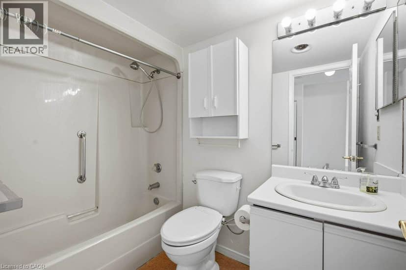 1414 KING Street E Unit# 302 — photo 17 of 34