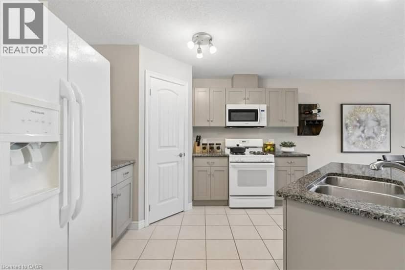 1453 DUNKIRK Avenue — photo 9 of 33