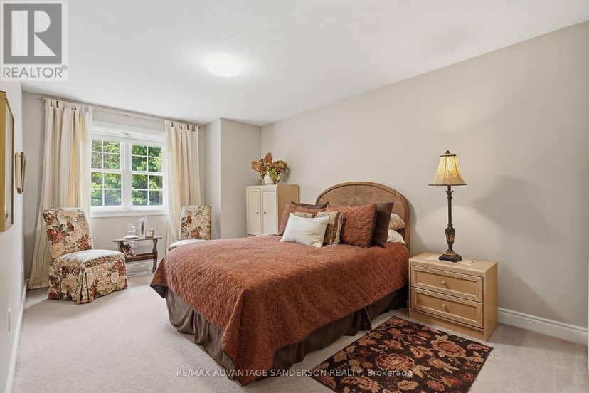 1796 Gainsborough Road — photo 28 of 40