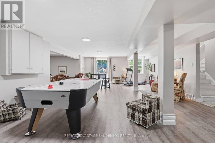 1796 Gainsborough Road — photo 36 of 40