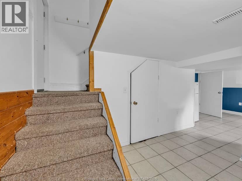 894 Dougall — photo 29 of 40