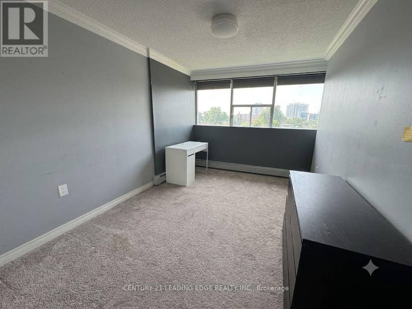 82 - 1624 Bloor Street — photo 10 of 19