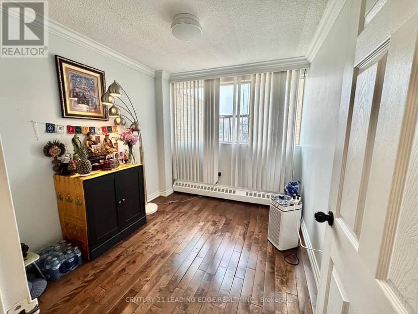 82 - 1624 Bloor Street — photo 6 of 19