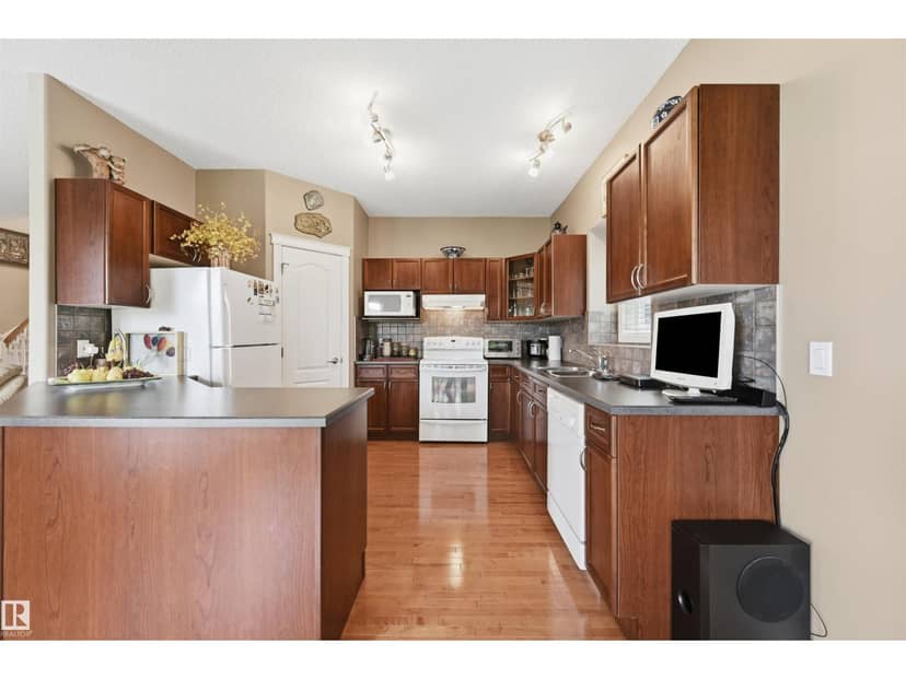 #1 577 Butterworth Wy NW — photo 12 of 40