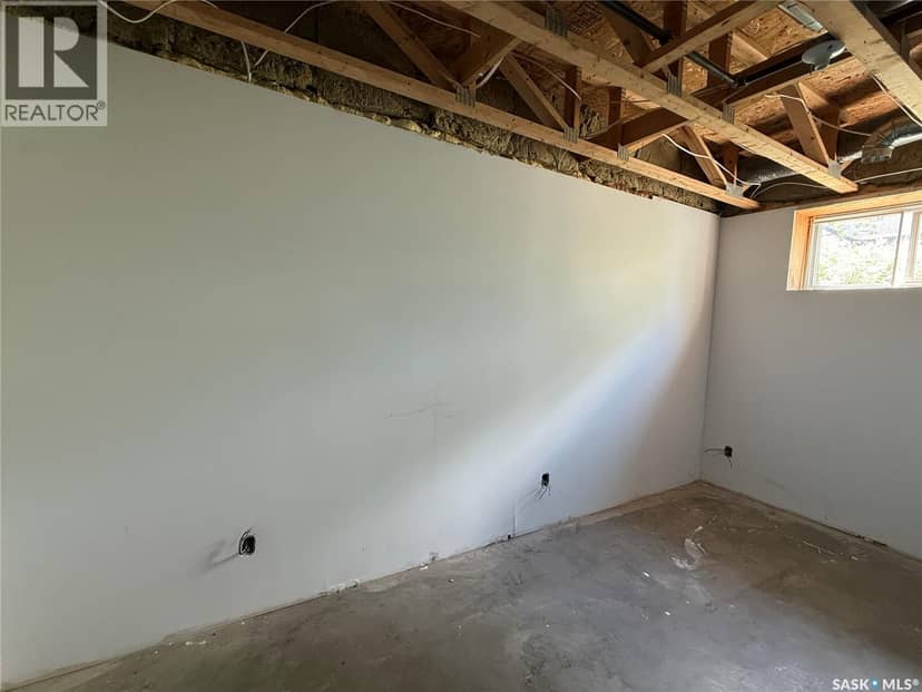 802 Park AVENUE — photo 21 of 22