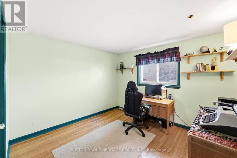 35 Albery Crescent — photo 17 of 40