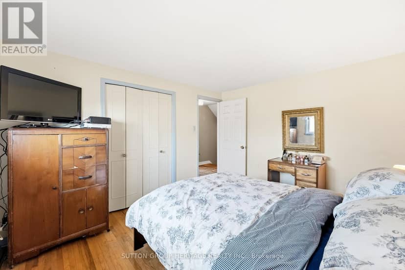 35 Albery Crescent — photo 14 of 40