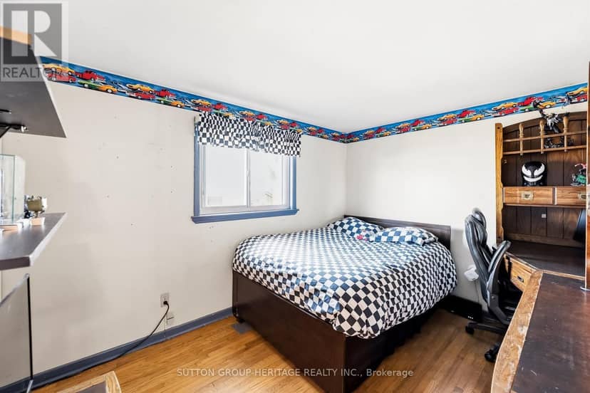 35 Albery Crescent — photo 16 of 40