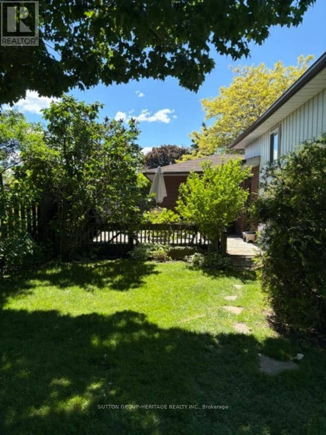 35 Albery Crescent — photo 34 of 40