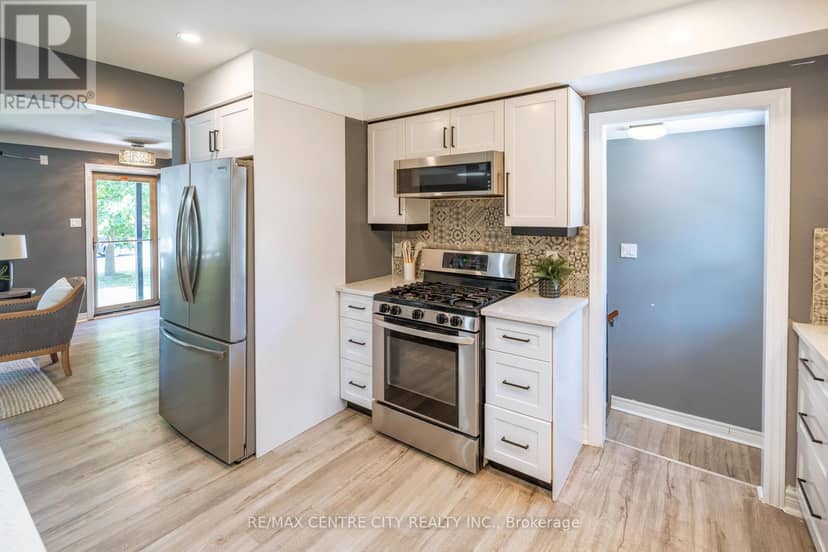 140 Oakwood Place — photo 16 of 37