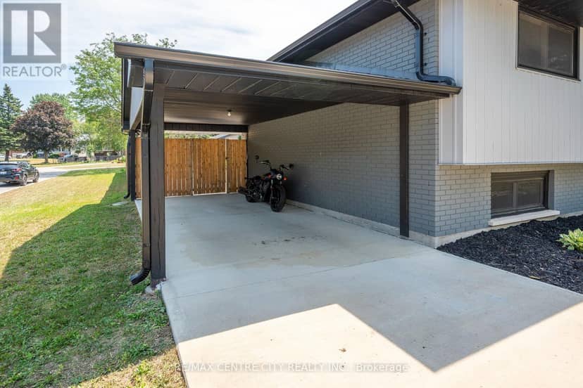 140 Oakwood Place — photo 3 of 37