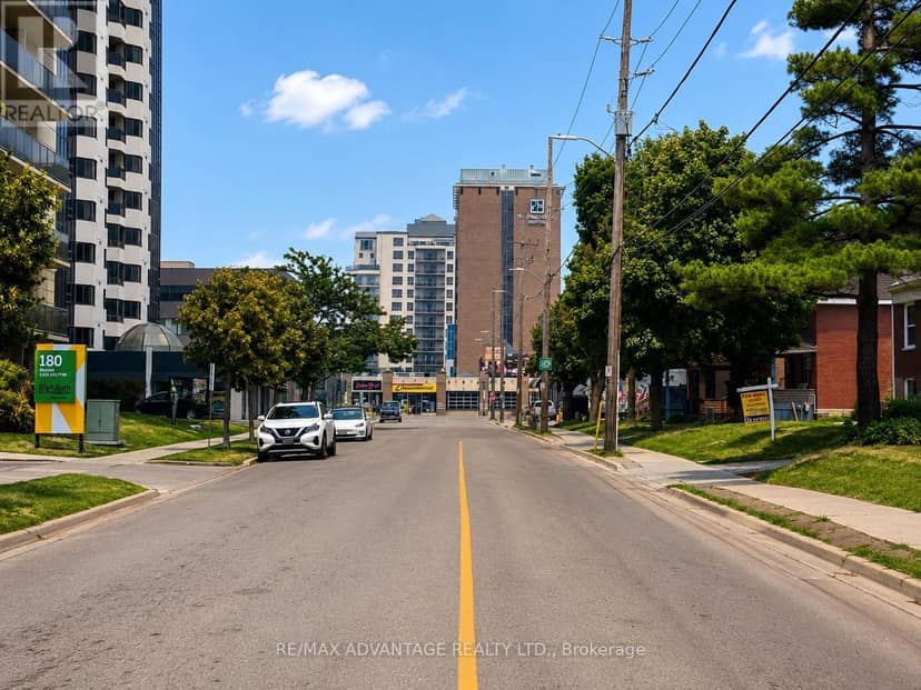 162-164 Mill Street — photo 12 of 12