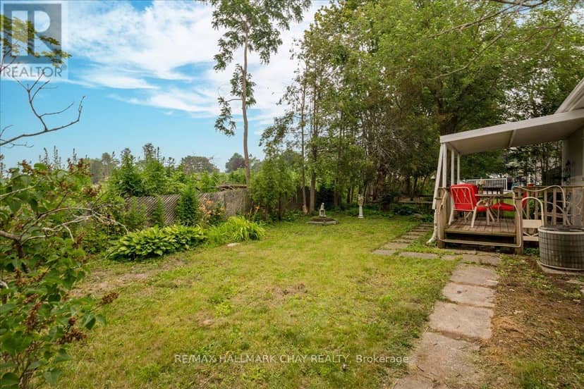 28 Flora Court — photo 14 of 17