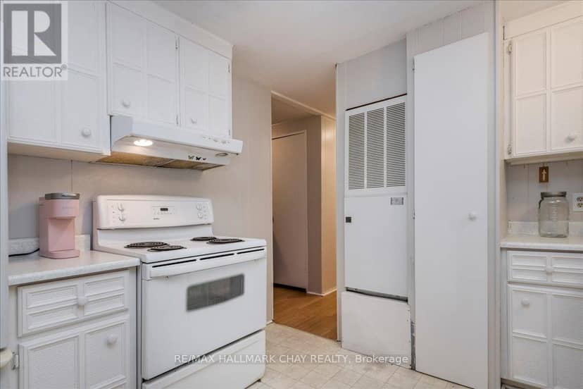 28 Flora Court — photo 9 of 17