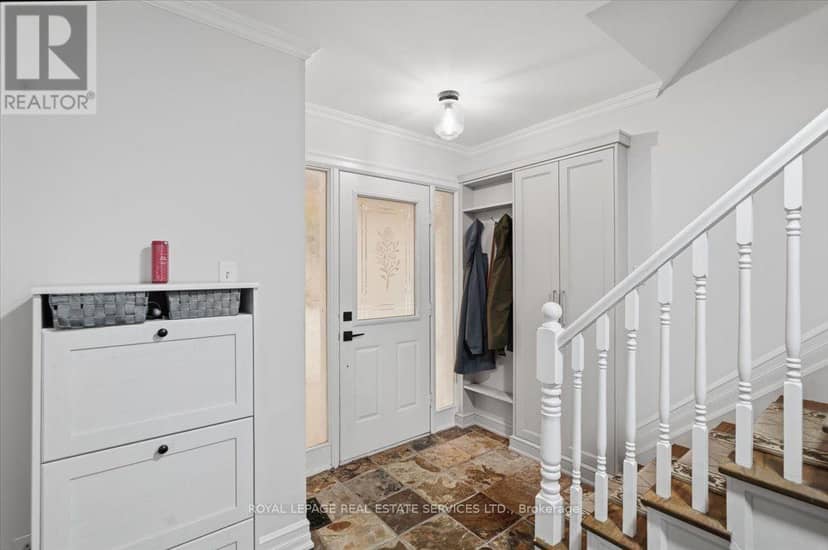 5185 Bunton Crescent — photo 2 of 23