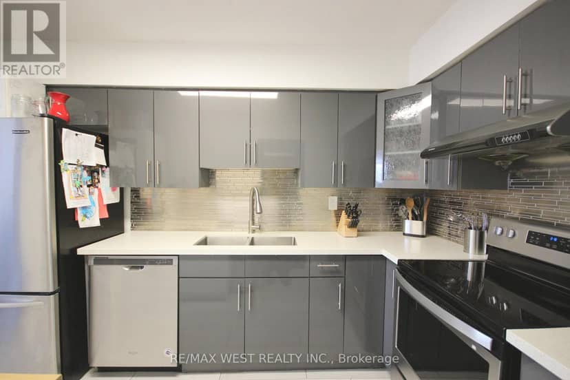 801 - 3380 Eglinton Avenue E — photo 5 of 15