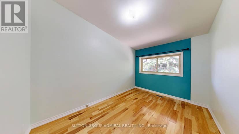 73 - 6 Esterbrooke Avenue — photo 26 of 40