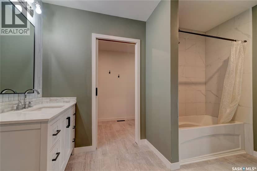 17 Longman DRIVE — photo 20 of 40