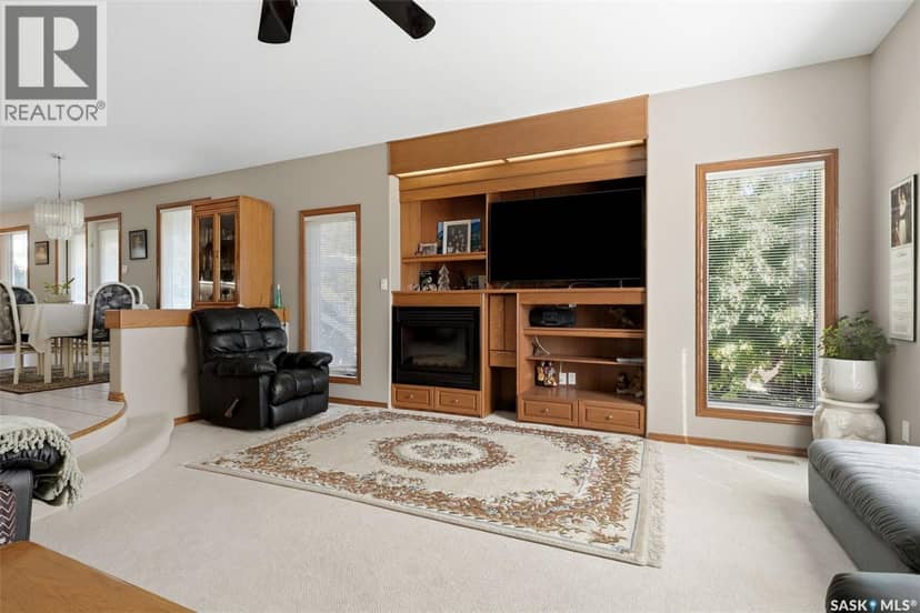 2135 Potts CRESCENT E — photo 19 of 40
