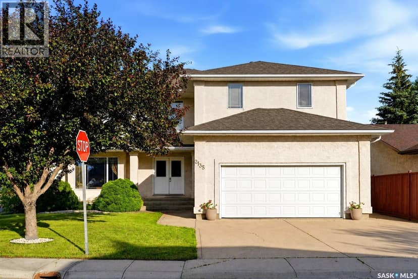 2135 Potts CRESCENT E — photo 2 of 40