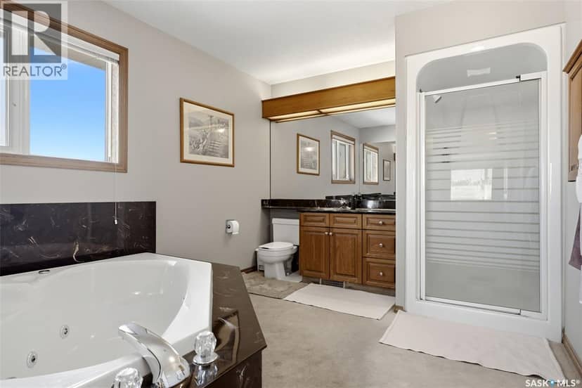 2135 Potts CRESCENT E — photo 33 of 40