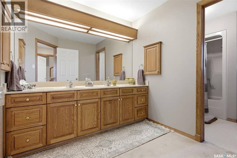 2135 Potts CRESCENT E — photo 40 of 40