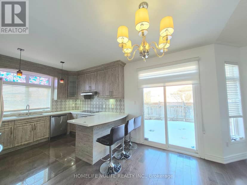 3866 Thomas Street — photo 9 of 13