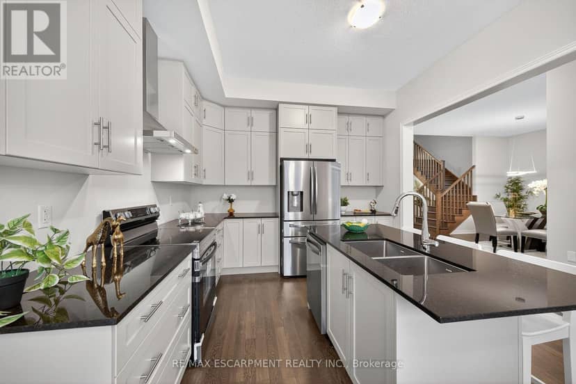 67 Starfire Crescent — photo 15 of 40