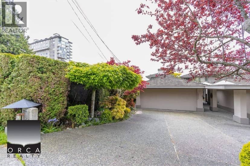 2424 BELLEVUE AVENUE, West Vancouver