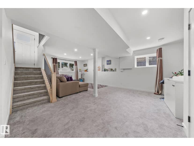 4119 18 AV NW — photo 22 of 40