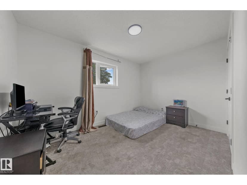 4119 18 AV NW — photo 13 of 40