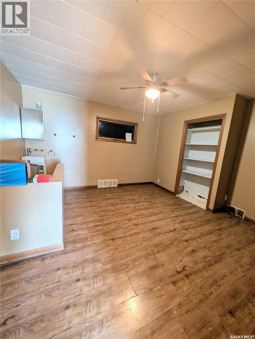 4366 Price Avenue — photo 10 of 21