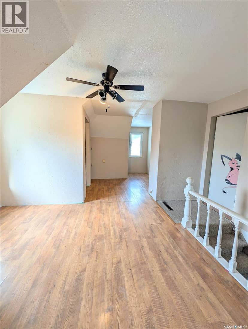4366 Price Avenue — photo 13 of 21
