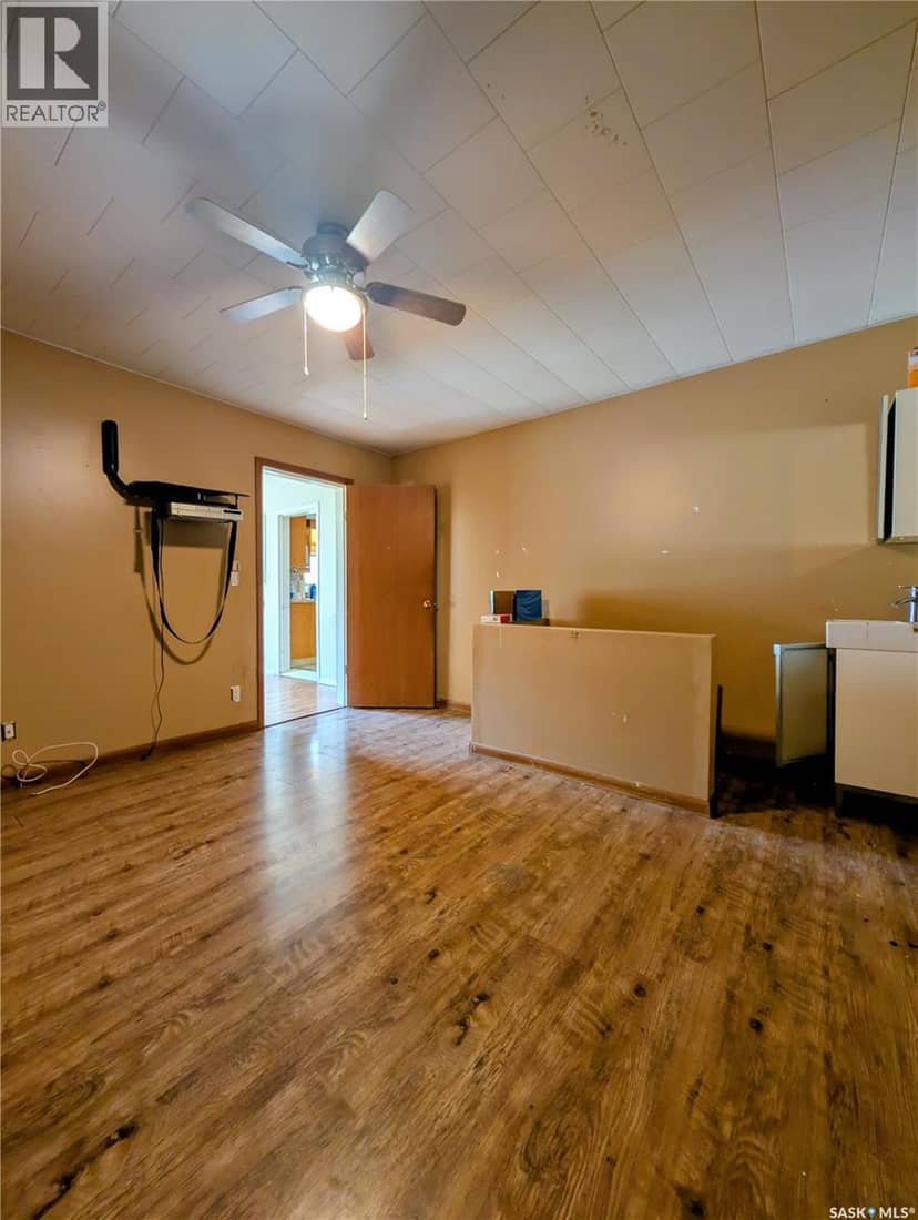 4366 Price Avenue — photo 11 of 21