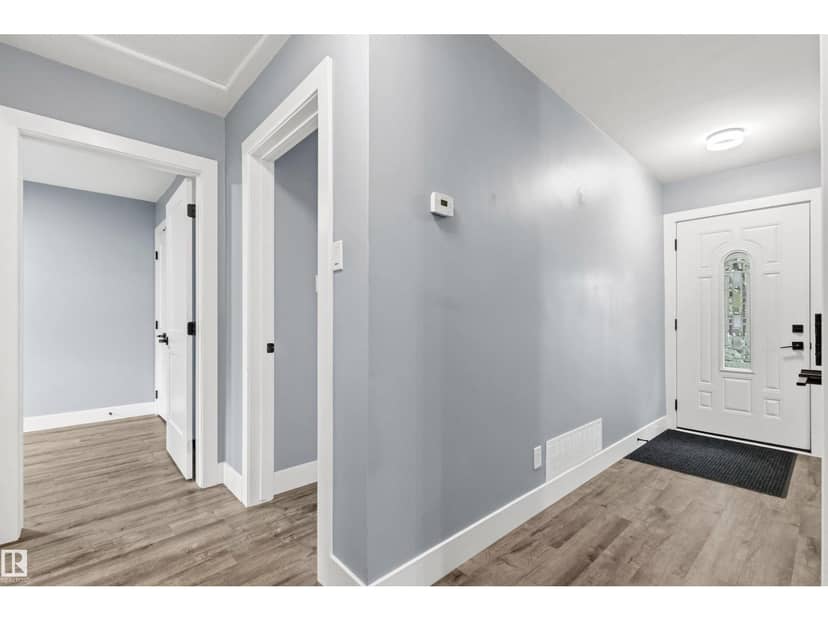 7924 89 AV NW — photo 17 of 40