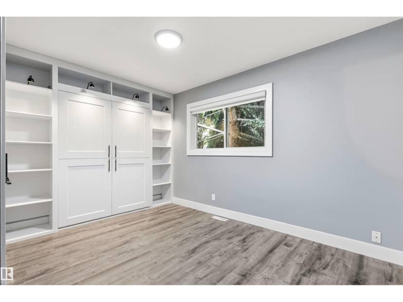 7924 89 AV NW — photo 18 of 40