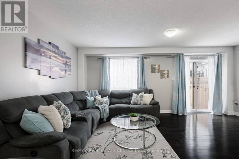 67 - 124 Parkinson Crescent — photo 16 of 39
