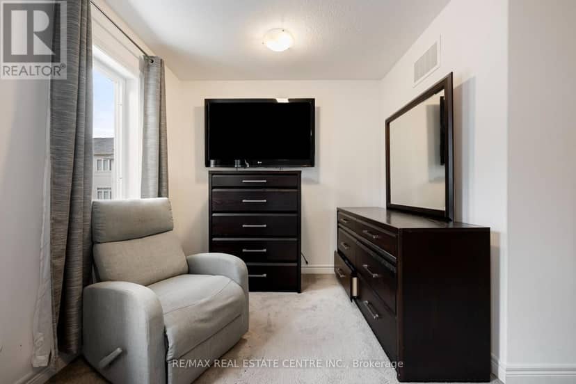 67 - 124 Parkinson Crescent — photo 26 of 39