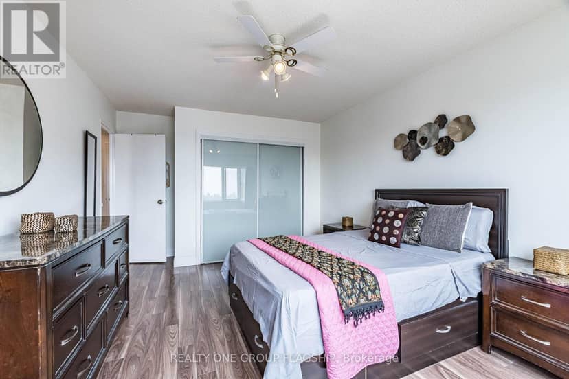 1209 - 50 Elm Drive E — photo 16 of 24