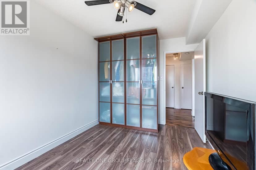 1209 - 50 Elm Drive E — photo 17 of 24