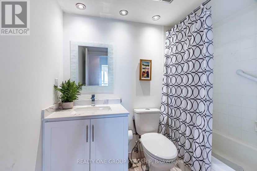 1209 - 50 Elm Drive E — photo 18 of 24