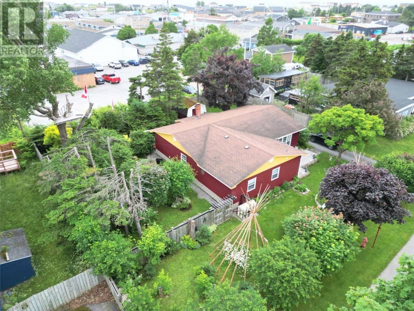 4 Garden Drive — photo 2 of 21