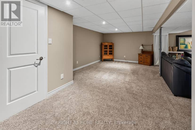 27 Dyer Street — photo 24 of 40