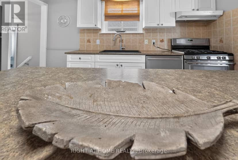 27 Dyer Street — photo 7 of 40